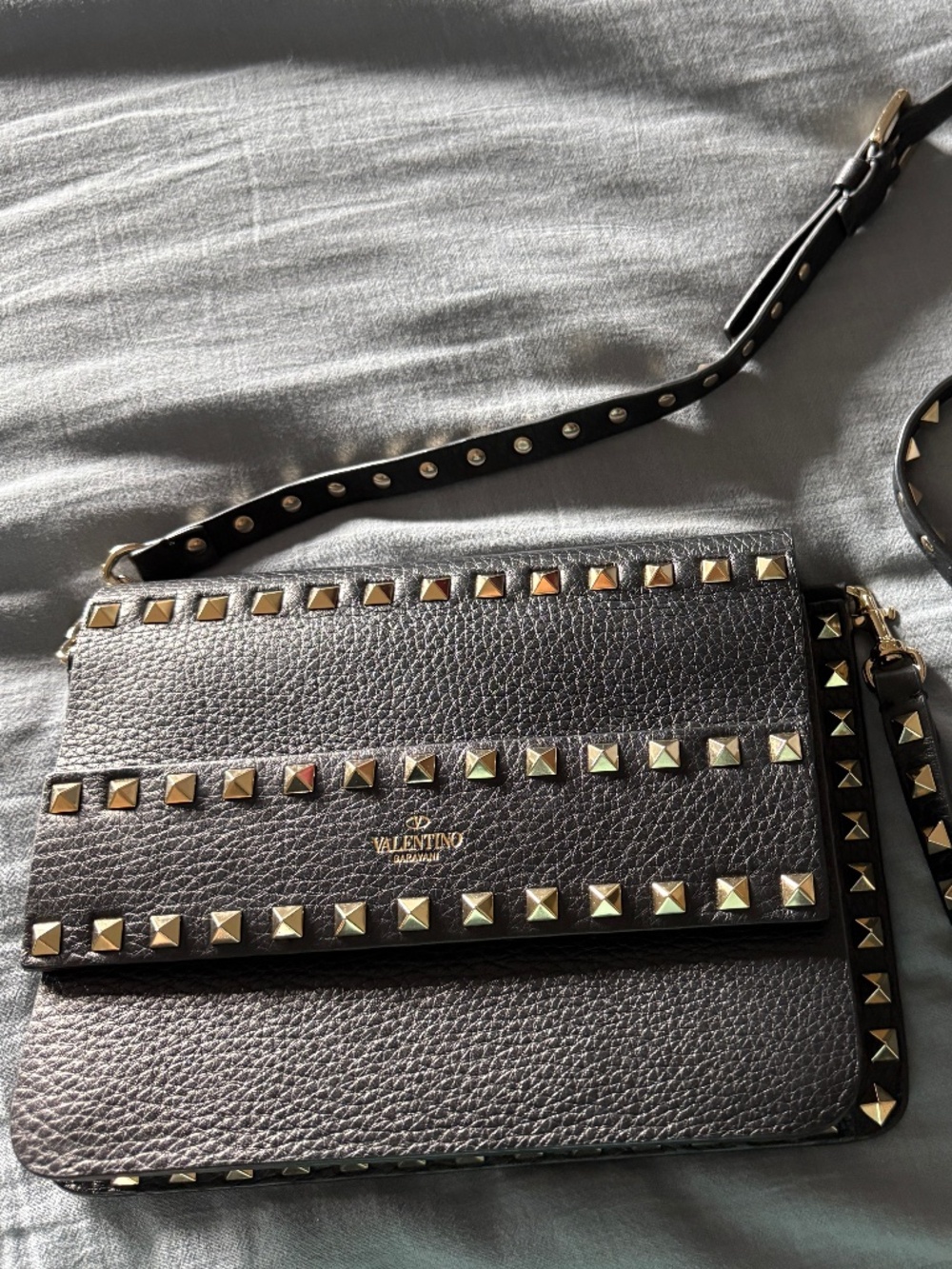 Valentino Small Rockstud Grainy Calfskin Crossbody Bag in Black!